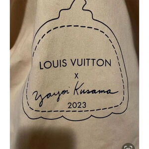 AUTHENTIC Louis Vuitton x Yayoi Kusama 2023 Long Garment Bag Beige